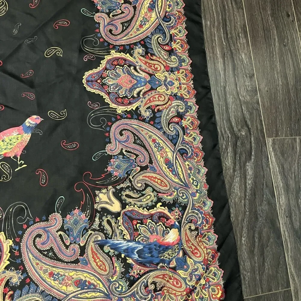 Beautiful vintage Women’s Sunkyung Sa bird Paisley Vtg SILK Scarf